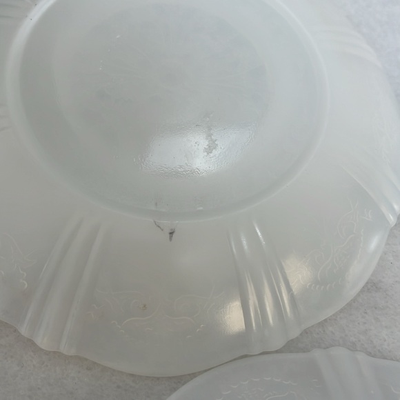 Vintage Depression Macbeth White American Sweetheart Opaline Small Glass Plates - Picture 5 of 7